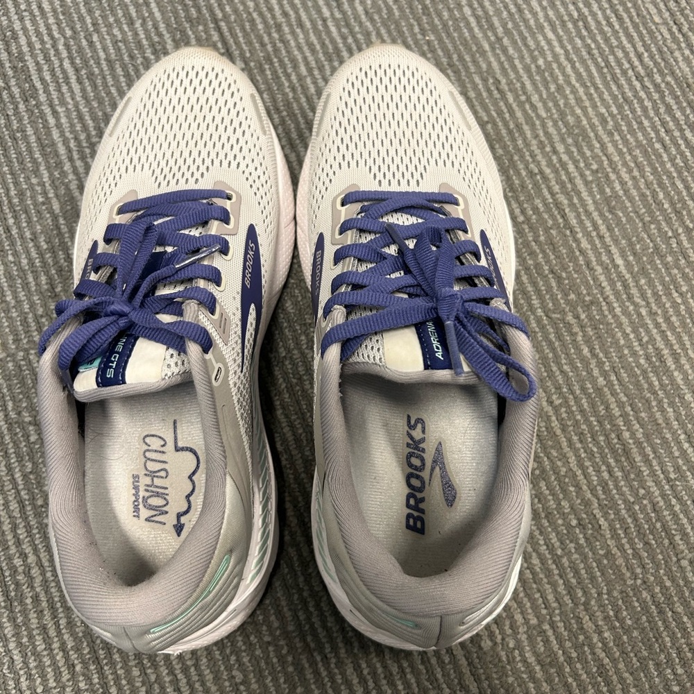 Brooks Adrenaline - Picture 2 of 5